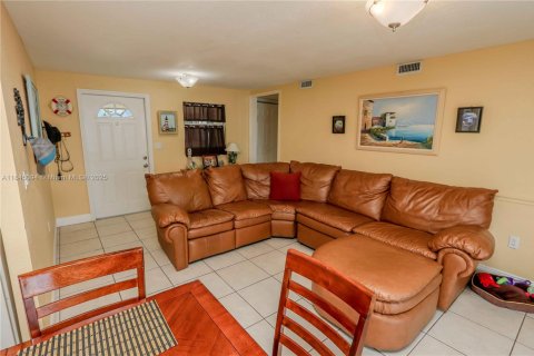 House in Tavernier, Florida 3 bedrooms, 101.64 sq.m. № 1888961 - photo 22