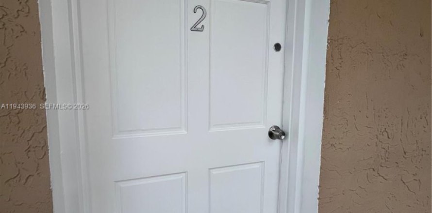 Condominio en Miami, Florida, 2 dormitorios  № 2000834