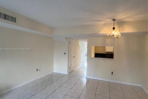 Condominio en venta en Miami, Florida, 2 dormitorios, 103.49 m2 № 2000834 - foto 3