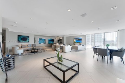 Condo in Sunny Isles Beach, Florida, 3 bedrooms № 2241641 - photo 25