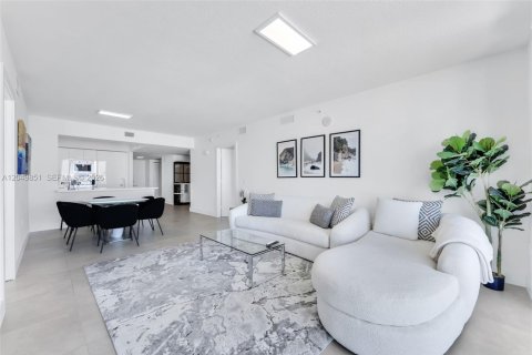 Condo in Sunny Isles Beach, Florida, 3 bedrooms № 2241641 - photo 7