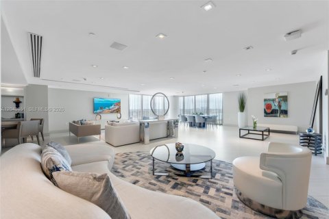 Condo in Sunny Isles Beach, Florida, 3 bedrooms № 2241641 - photo 24