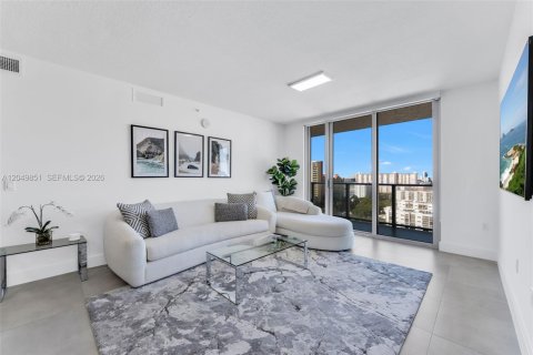 Condo in Sunny Isles Beach, Florida, 3 bedrooms № 2241641 - photo 6