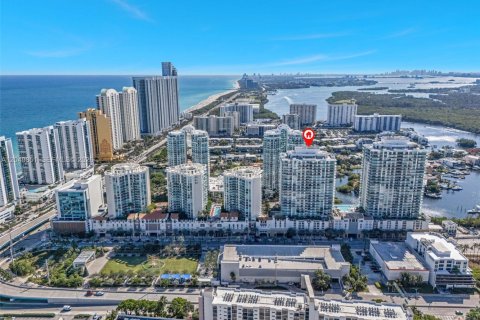 Condo in Sunny Isles Beach, Florida, 3 bedrooms № 2241641 - photo 22