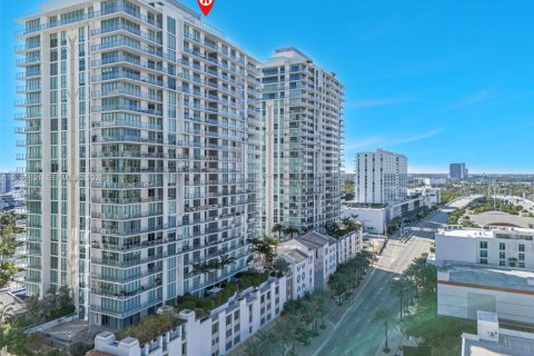 Condo in Sunny Isles Beach, Florida, 3 bedrooms № 2241641 - photo 17