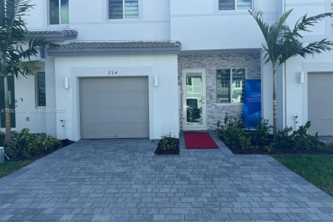 Townhouse in Homestead, Florida 3 bedrooms № 1987619 - photo 1