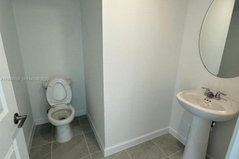 Townhouse in Homestead, Florida 3 bedrooms № 1987619 - photo 14