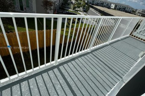 Townhouse in Homestead, Florida 3 bedrooms № 1987619 - photo 27