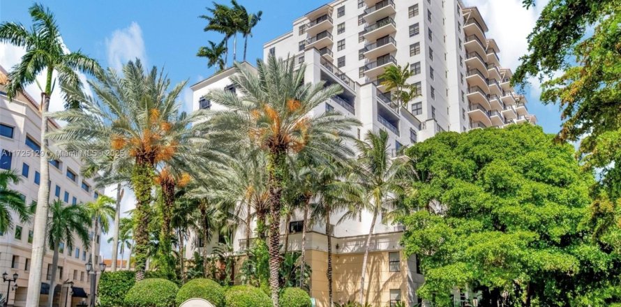 Condo in Coral Gables, Florida, 2 bedrooms  № 1475864