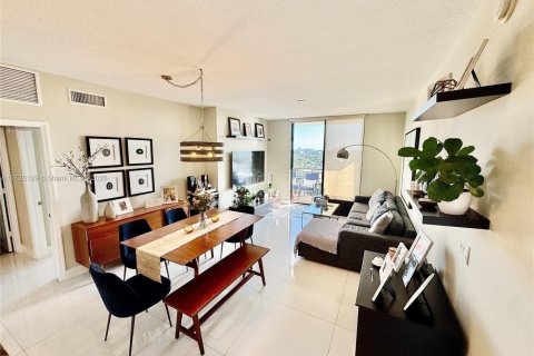Condo in Coral Gables, Florida, 2 bedrooms  № 1475864 - photo 10