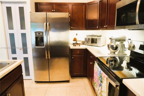 Купить таунхаус в Хайалиа, Флорида 3 спальни, 154.96м2, № 2048542 - фото 21