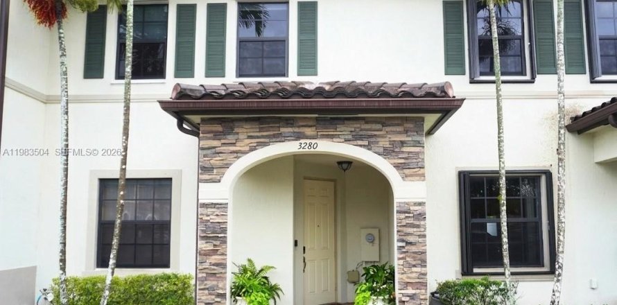 Таунхаус в Хайалиа, Флорида 3 спальни, 154.96м2 № 2048542