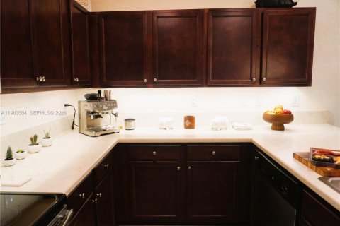 Купить таунхаус в Хайалиа, Флорида 3 спальни, 154.96м2, № 2048542 - фото 22