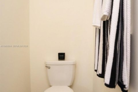 Купить таунхаус в Хайалиа, Флорида 3 спальни, 154.96м2, № 2048542 - фото 25