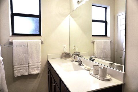 Купить таунхаус в Хайалиа, Флорида 3 спальни, 154.96м2, № 2048542 - фото 9