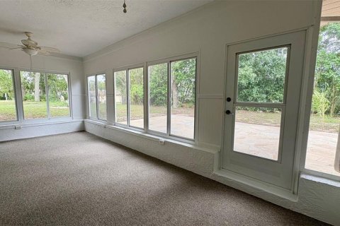 House in Weeki Wachee, Florida 3 bedrooms, 187.66 sq.m. № 1875763 - photo 9