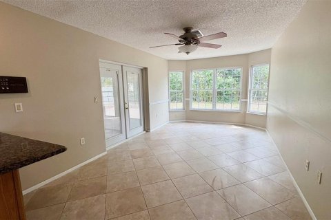 House in Weeki Wachee, Florida 3 bedrooms, 187.66 sq.m. № 1875763 - photo 8
