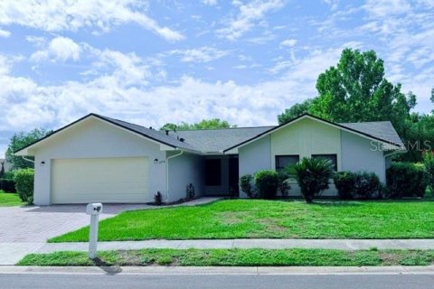 House in Casselberry, Florida 4 bedrooms, 166.57 sq.m. № 2363131