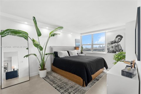 Copropriété à vendre à Miami Beach, Floride: 2 chambres, 100.15 m2 № 2041951 - photo 12