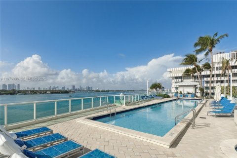 Copropriété à vendre à Miami Beach, Floride: 2 chambres, 100.15 m2 № 2041951 - photo 24
