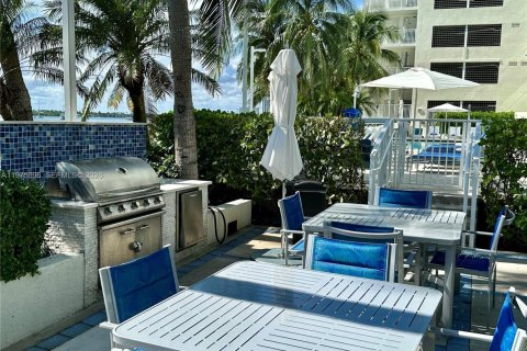 Copropriété à vendre à Miami Beach, Floride: 2 chambres, 100.15 m2 № 2041951 - photo 25