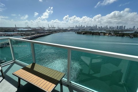 Copropriété à vendre à Miami Beach, Floride: 2 chambres, 100.15 m2 № 2041951 - photo 2