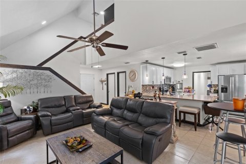 Villa ou maison à vendre à Casselberry, Floride: 3 chambres, 186.92 m2 № 2400145 - photo 12