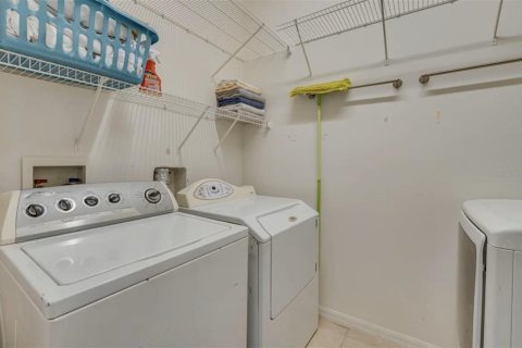 Casa en alquiler en Kissimmee, Florida, 4 dormitorios, 247.86 m2 № 1581145 - foto 10