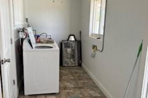 House in Tamarac, Florida 2 bedrooms, 116.03 sq.m. № 1216013 - photo 1