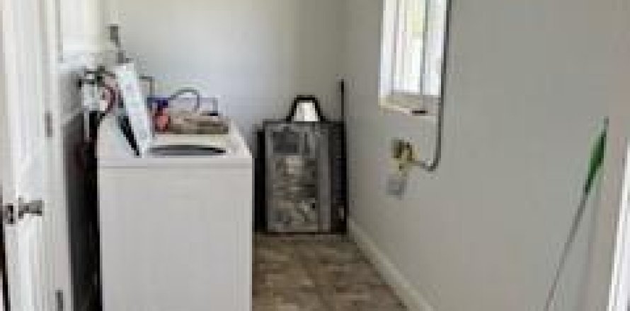 House in Tamarac, Florida 2 bedrooms, 116.03 sq.m. № 1216013