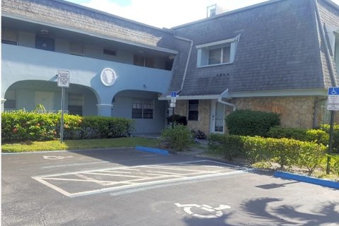 Estudio en el Condominio en Plantation, Florida  № 2054312