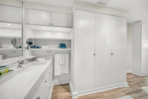 Villa ou maison à vendre à Miami Beach, Floride: 3 chambres, 187.38 m2 № 2029050 - photo 12