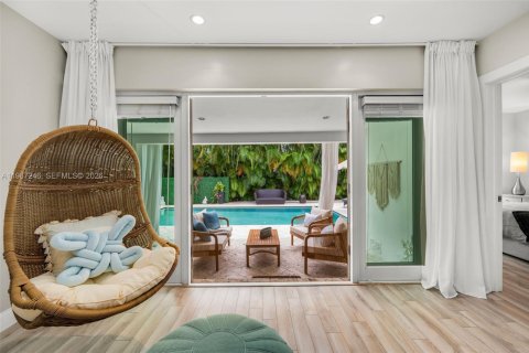 Villa ou maison à vendre à Miami Beach, Floride: 3 chambres, 187.38 m2 № 2029050 - photo 16