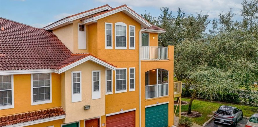 Adosado en Orlando, Florida 3 dormitorios, 140.47 m2 № 2386507
