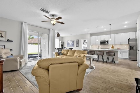 House in Palm Coast, Florida 4 bedrooms, 184.23 sq.m. № 2223477 - photo 18