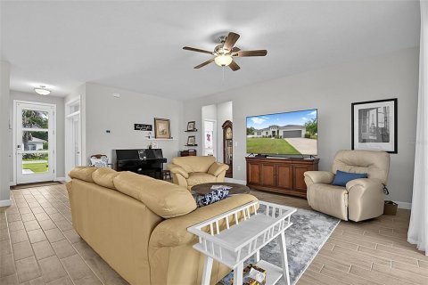 House in Palm Coast, Florida 4 bedrooms, 184.23 sq.m. № 2223477 - photo 17