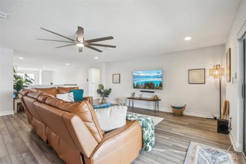 Casa en alquiler en Riverview, Florida, 5 dormitorios, 392.79 m2 № 1918407 - foto 13