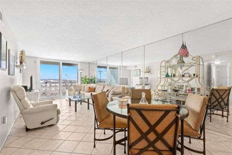 Condo in Dunedin, Florida, 2 bedrooms  № 1858324 - photo 10
