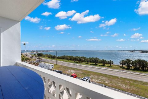 Condo in Dunedin, Florida, 2 bedrooms  № 1858324 - photo 15