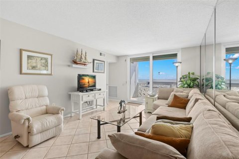 Condo in Dunedin, Florida, 2 bedrooms  № 1858324 - photo 12