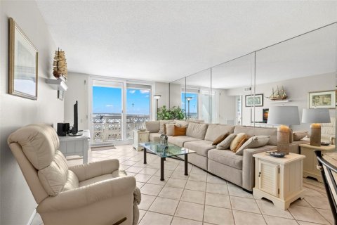 Condo in Dunedin, Florida, 2 bedrooms  № 1858324 - photo 13