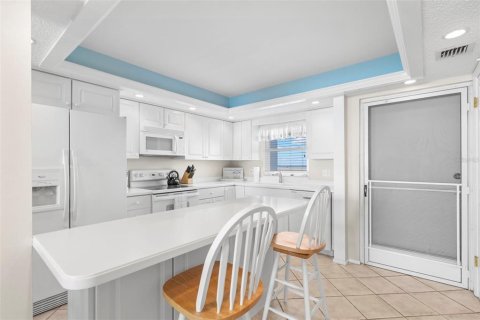 Condo in Dunedin, Florida, 2 bedrooms  № 1858324 - photo 6