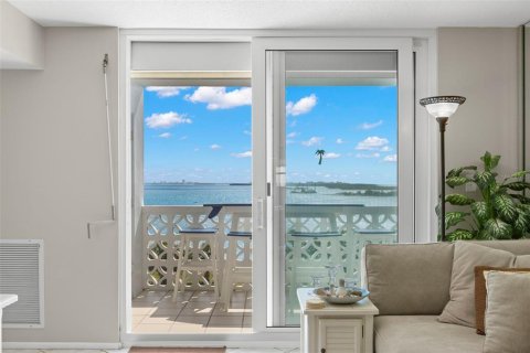 Condo in Dunedin, Florida, 2 bedrooms  № 1858324 - photo 4