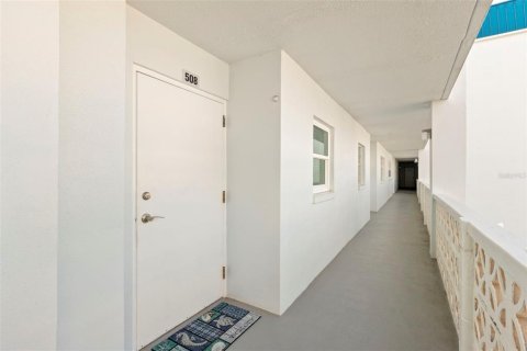 Condo in Dunedin, Florida, 2 bedrooms  № 1858324 - photo 2