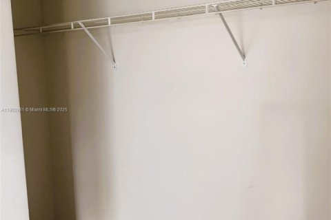 Condo in Homestead, Florida, 2 bedrooms  № 1954981 - photo 15