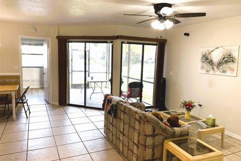 Condo in Homestead, Florida, 2 bedrooms  № 1954981 - photo 4