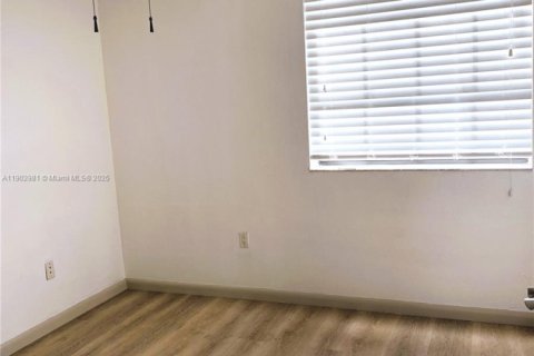 Condo in Homestead, Florida, 2 bedrooms  № 1954981 - photo 9