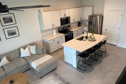 Townhouse in Apollo Beach, Florida 3 bedrooms, 158.12 sq.m. № 2398893 - photo 7