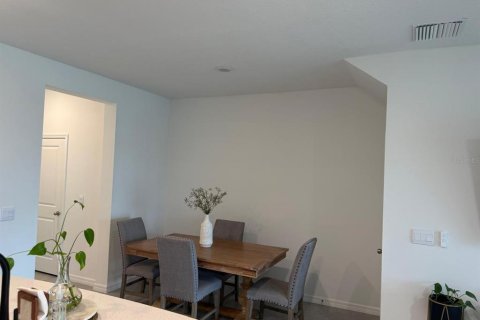 Townhouse in Apollo Beach, Florida 3 bedrooms, 158.12 sq.m. № 2398893 - photo 5