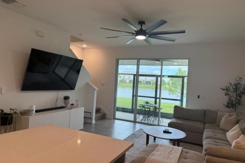 Townhouse in Apollo Beach, Florida 3 bedrooms, 158.12 sq.m. № 2398893 - photo 2